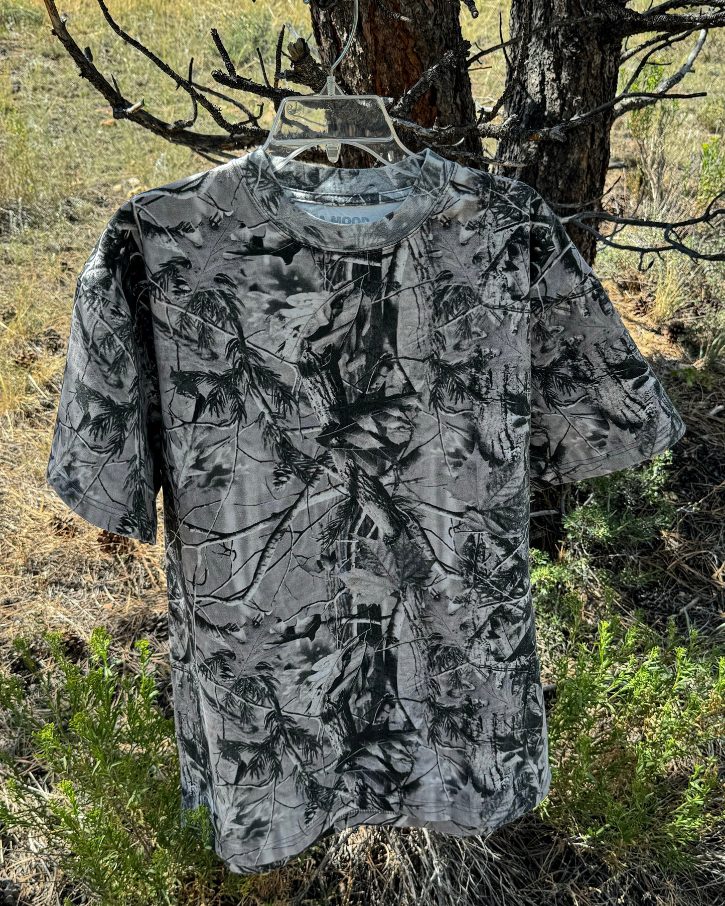 DON'T LOOK AT ME TEE